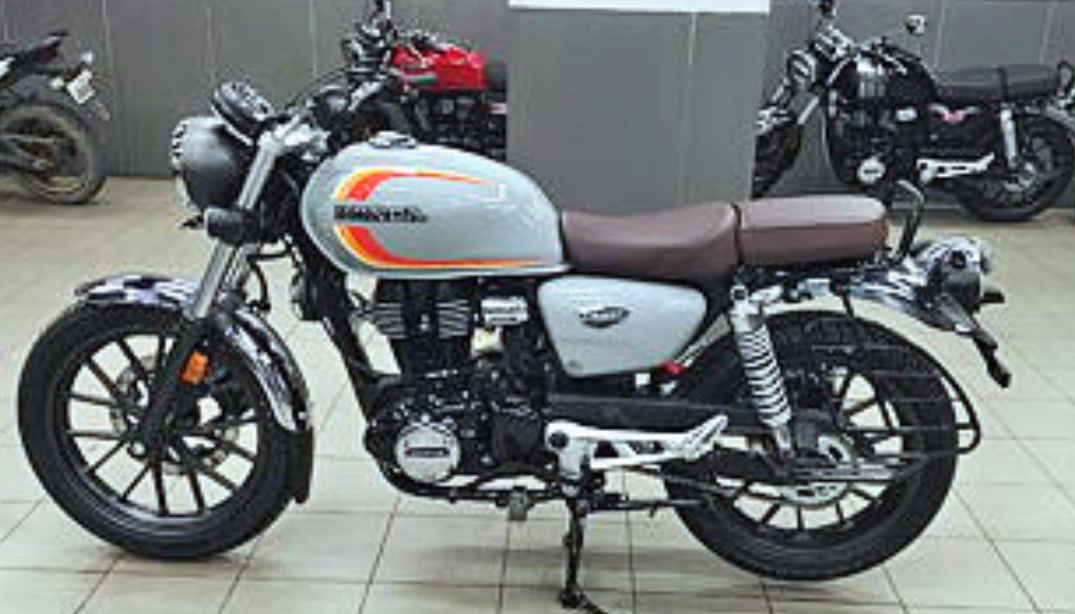 Honda ने Hness CB350 2025 मॉडल लॉन्च कर दिया: जाने price and Colour माइलेज बुकिंग हो गई स्टार्ट